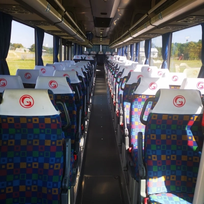 69 fős busz